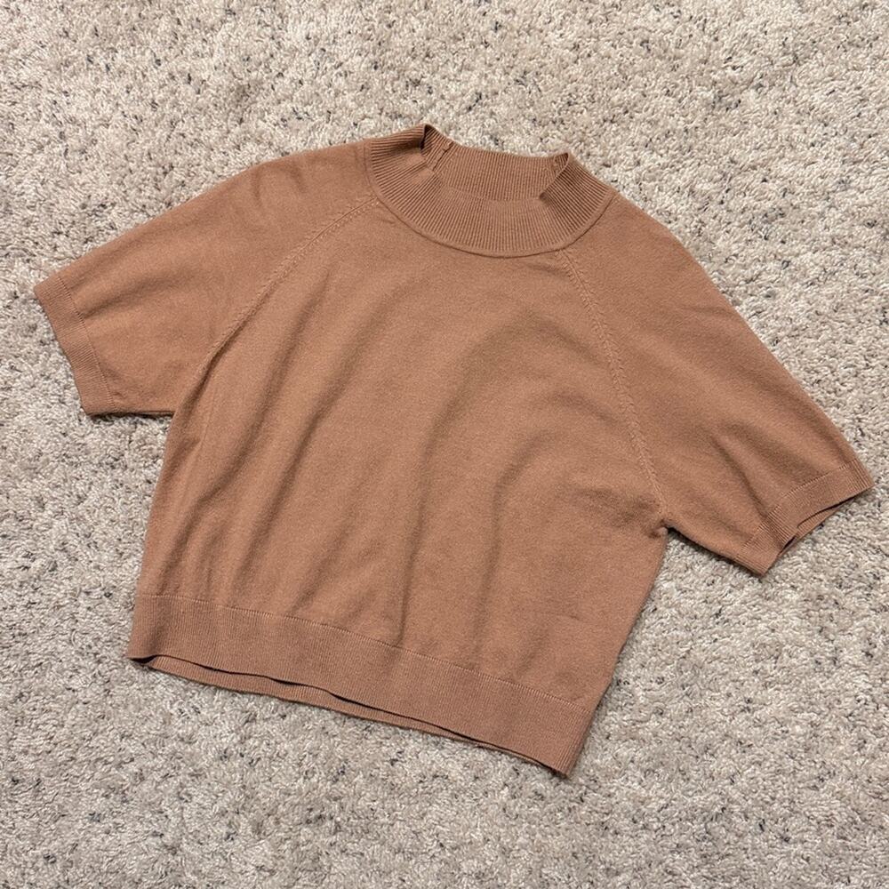 ASTR the Label Short Sleeve Tan Crewneck Sweater Size M / Elevated Basics